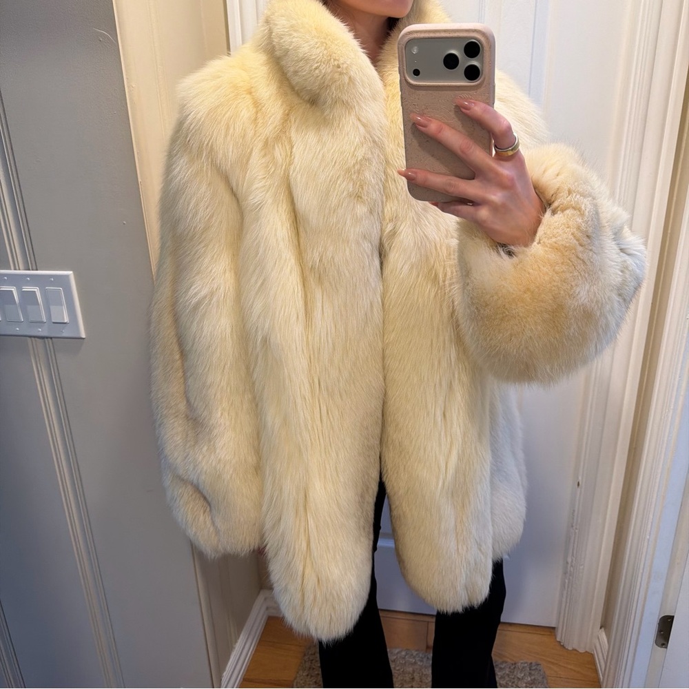 White fox coat - Women's Cozy Coat needs repair
